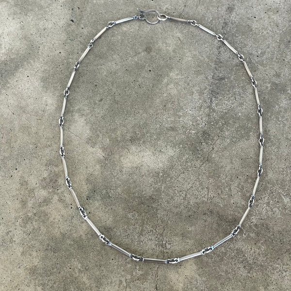 medium bar link chain-oxidized