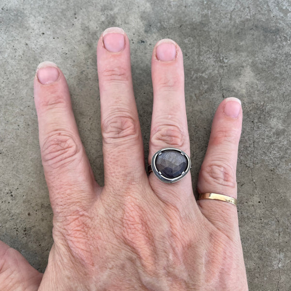 silky sapphire freeform ring