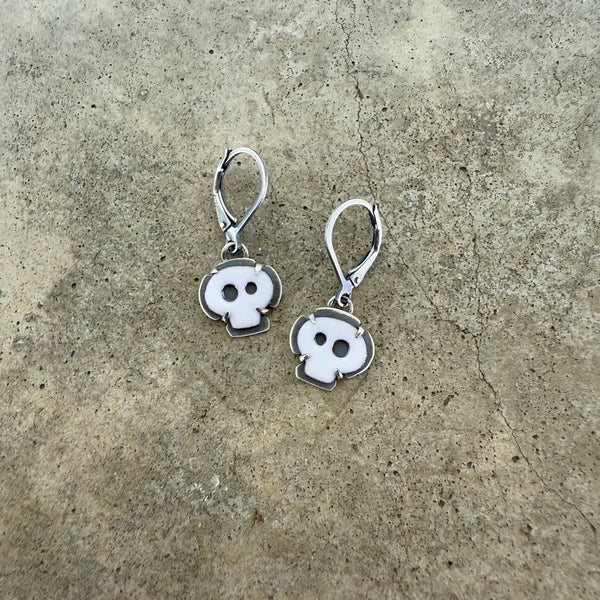 white tiny skull earrings (dangle)