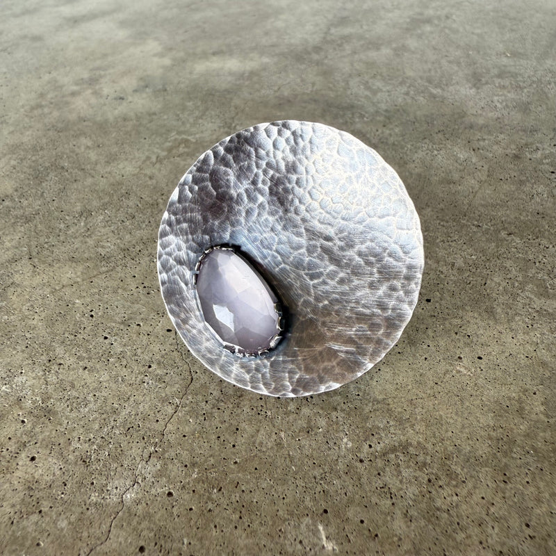 hammered disc ring with rose quartz