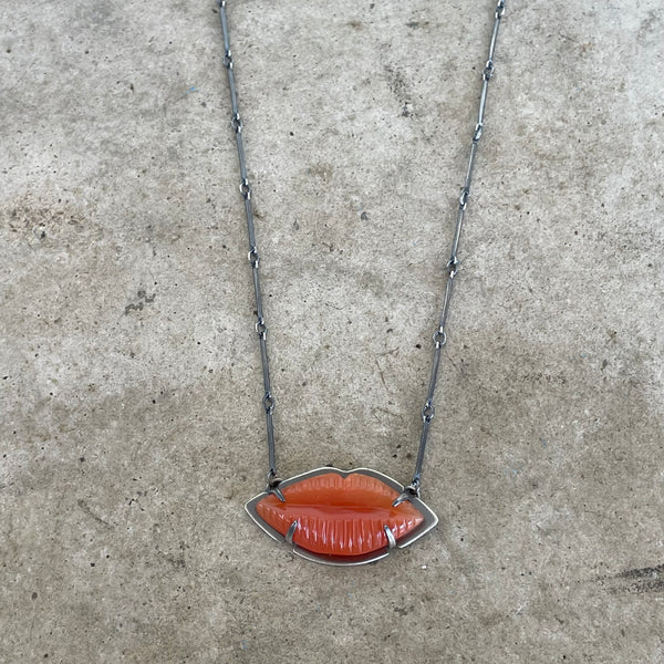 carnelian lips necklace
