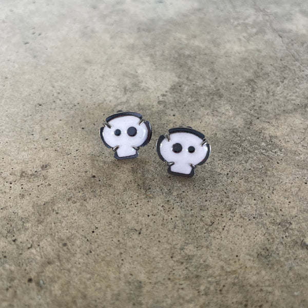 white tiny skull earrings (post)