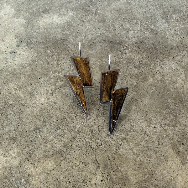 enamel lightning bolt earrings-black gold