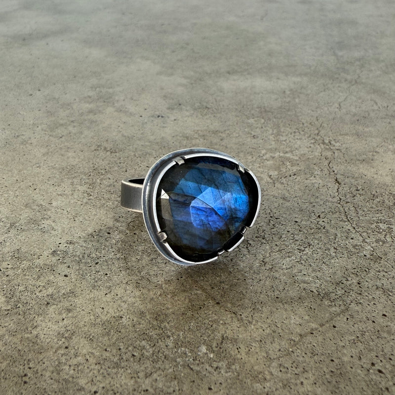 labradorite freeform ring