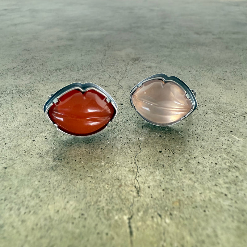 rose quartz lips ring