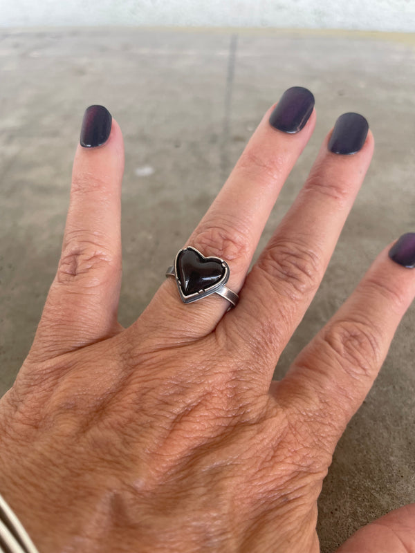 tiny enamel heart ring-black