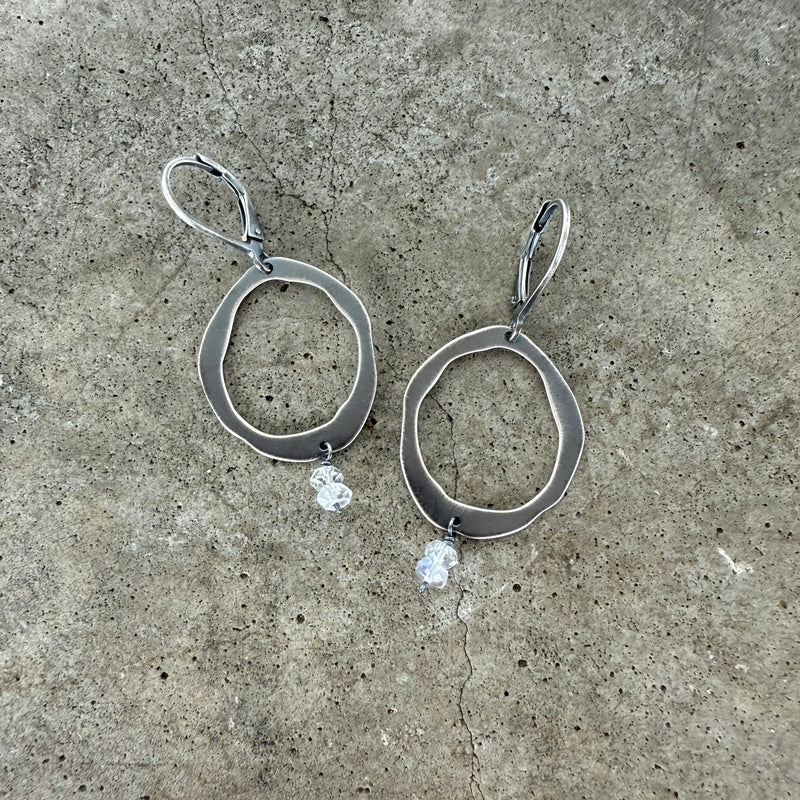 single rough cut earring with stone