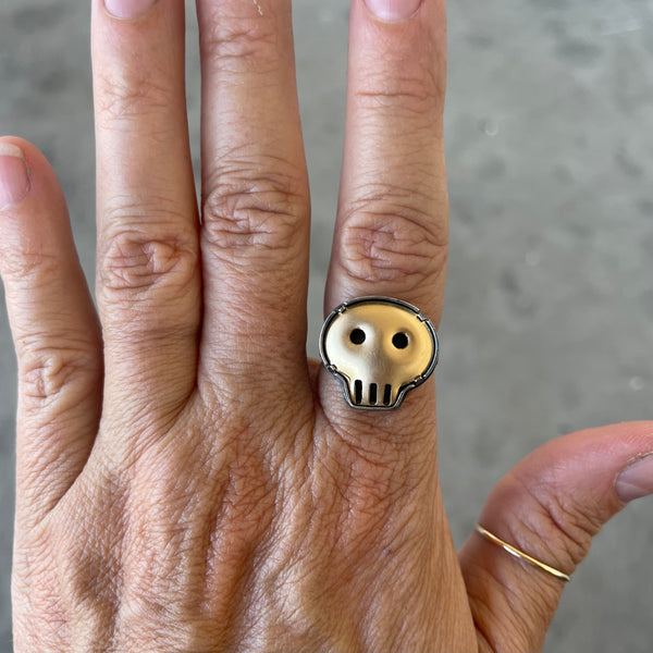 small skull ring-gold